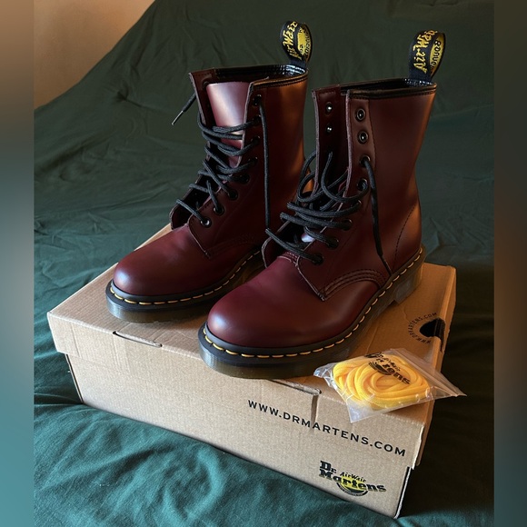 Dr Marten boots - Picture 2 of 8